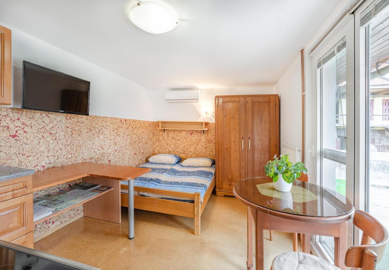 Fortun Estate - Apartmaji Ob Reki Kolpi Metlika Luaran gambar